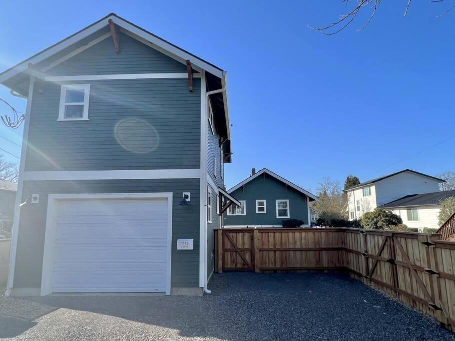 Brand New Custom Built In Downtown W/pool!
