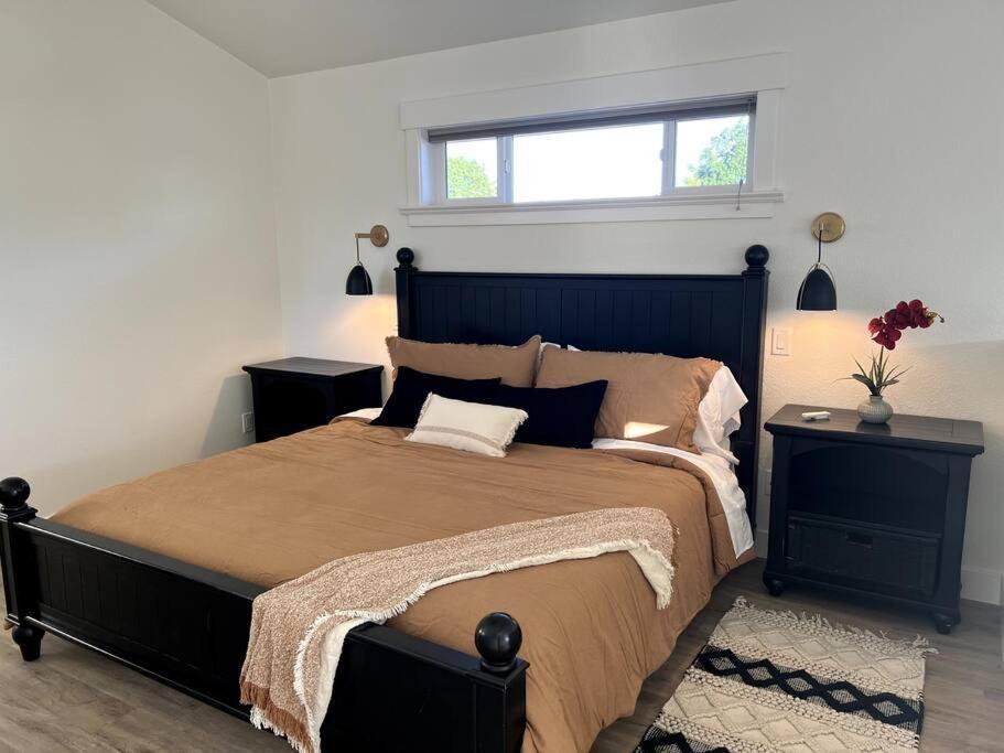 Brand New Custom Built In Downtown W/pool! Ferienhaus *